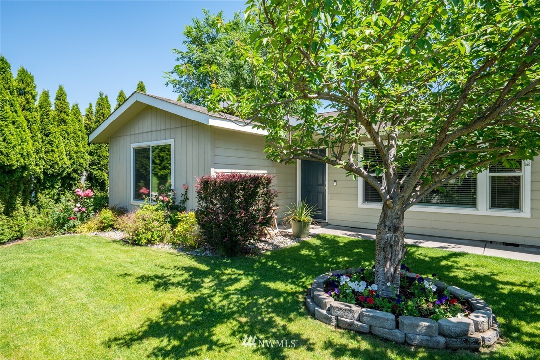 Property Photo: 14611 Pearl Court WA 98822