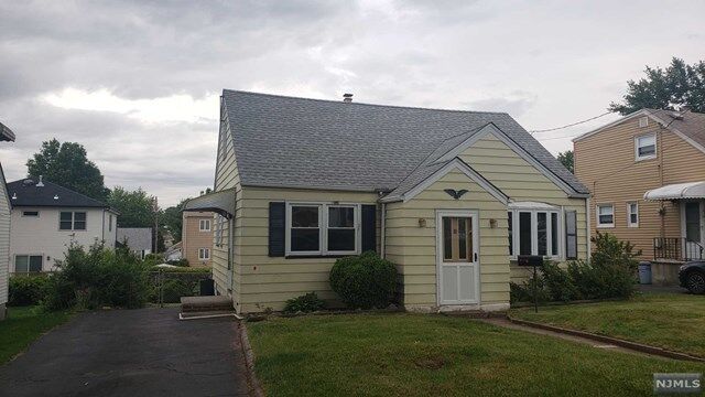 Property Photo:  89 Maple Hill Road  NJ 07013 