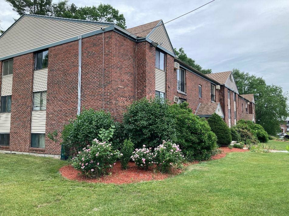 Property Photo: 110 English Village Road Unit 303 NH 03102