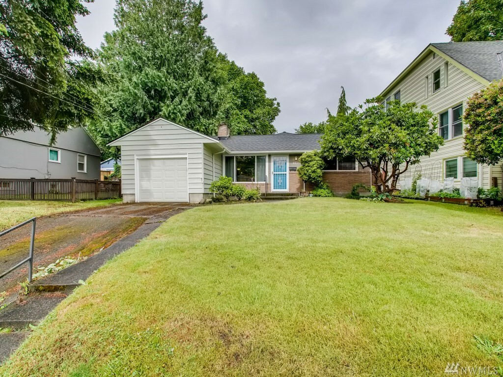 Property Photo:  8811 Ashworth Ave N  WA 98103 