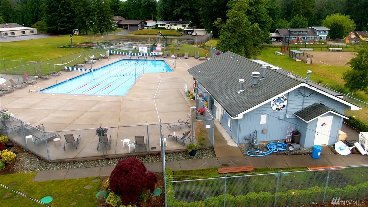 Property Photo: 15718 207th Place SE WA 98059