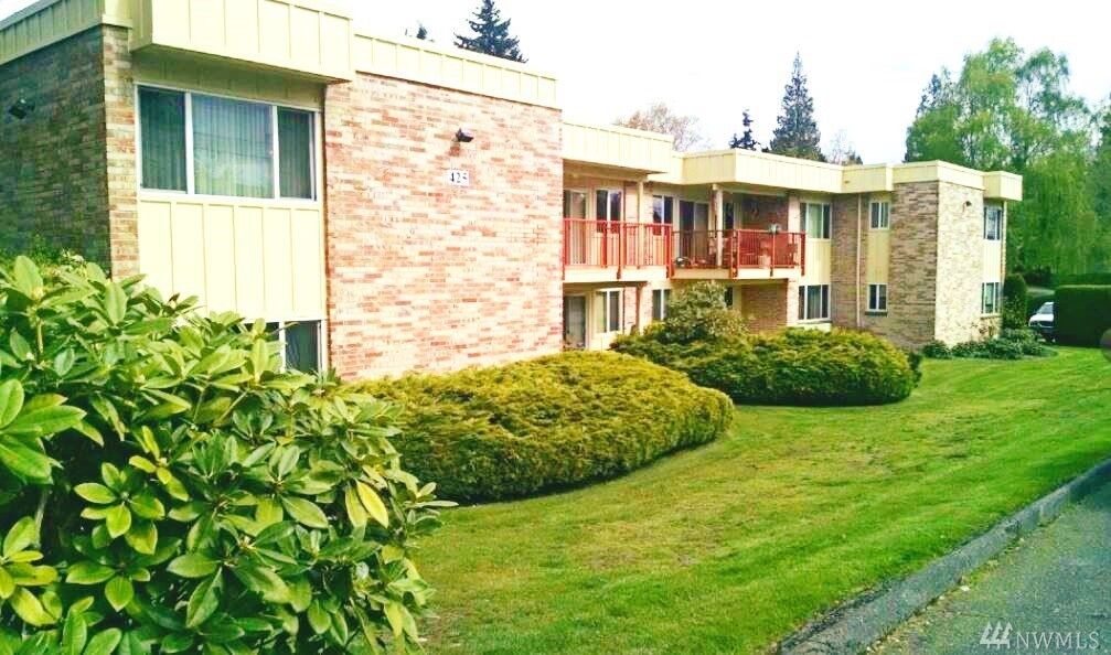 Property Photo:  425 45th St SW 207  WA 98203 