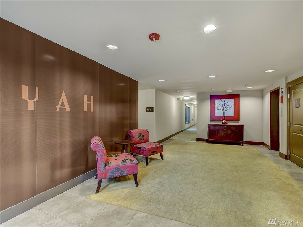 Property Photo: 22910 90th Ave W C204 WA 98026