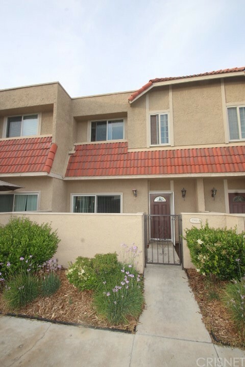 17932 River Circle 2  Canyon Country CA 91387 photo