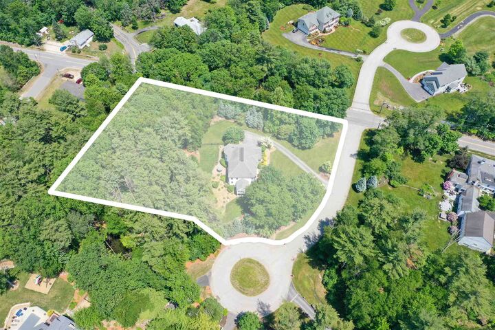 Property Photo: 3 Proclamation Court NH 03110