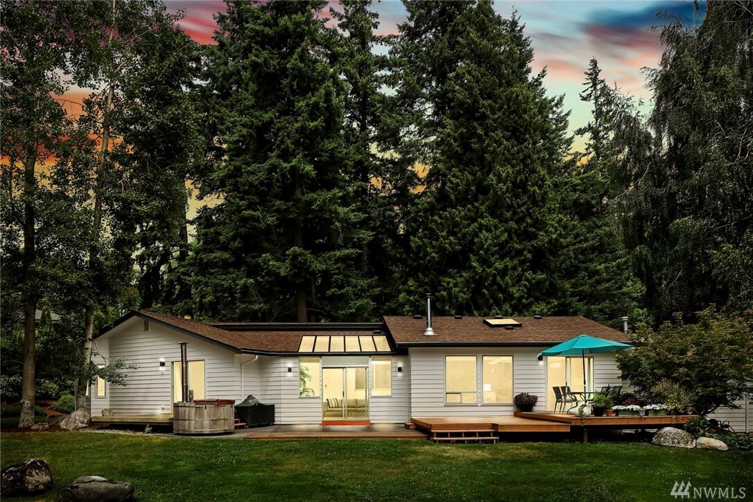 Property Photo:  408 Willow Road Place  WA 98225 