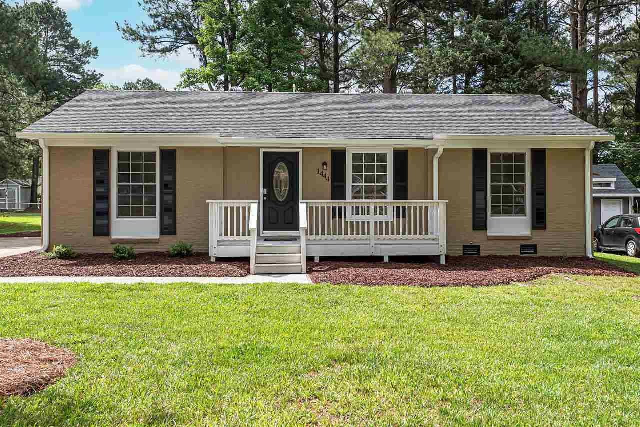 Property Photo:  1444 Sedwick Road  NC 27713 