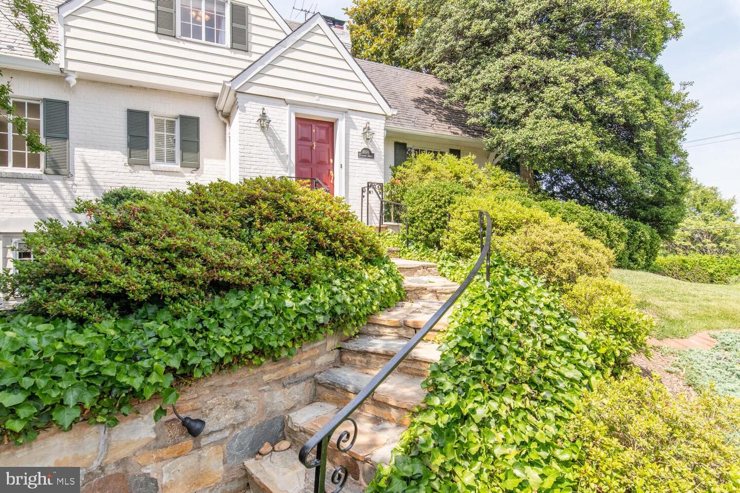 Property Photo:  1800 Edgehill Drive  VA 22307 