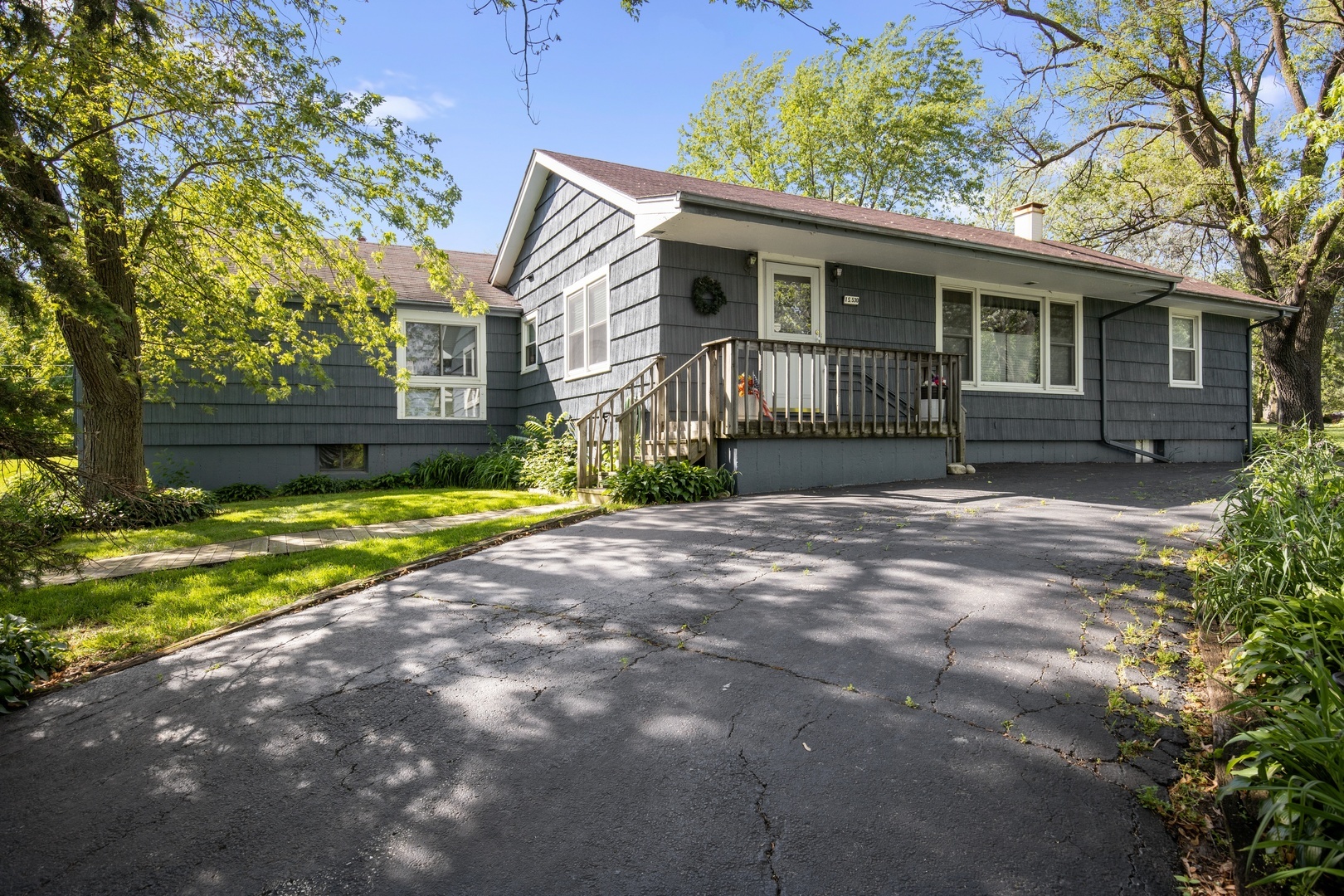 Property Photo:  1S530 Monterey Avenue  IL 60181 