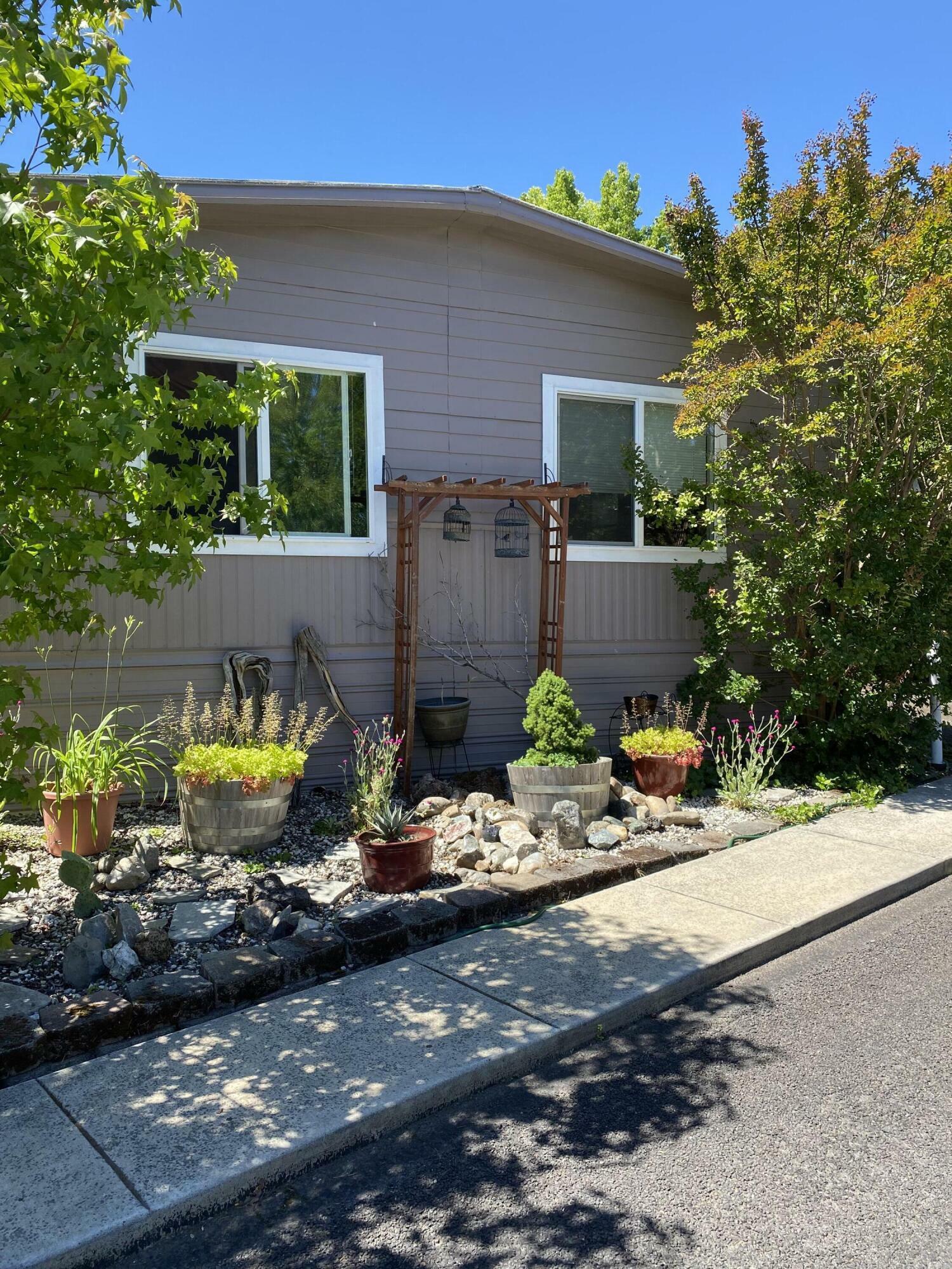 Property Photo:  1055 N 5th Street 87  OR 97530 