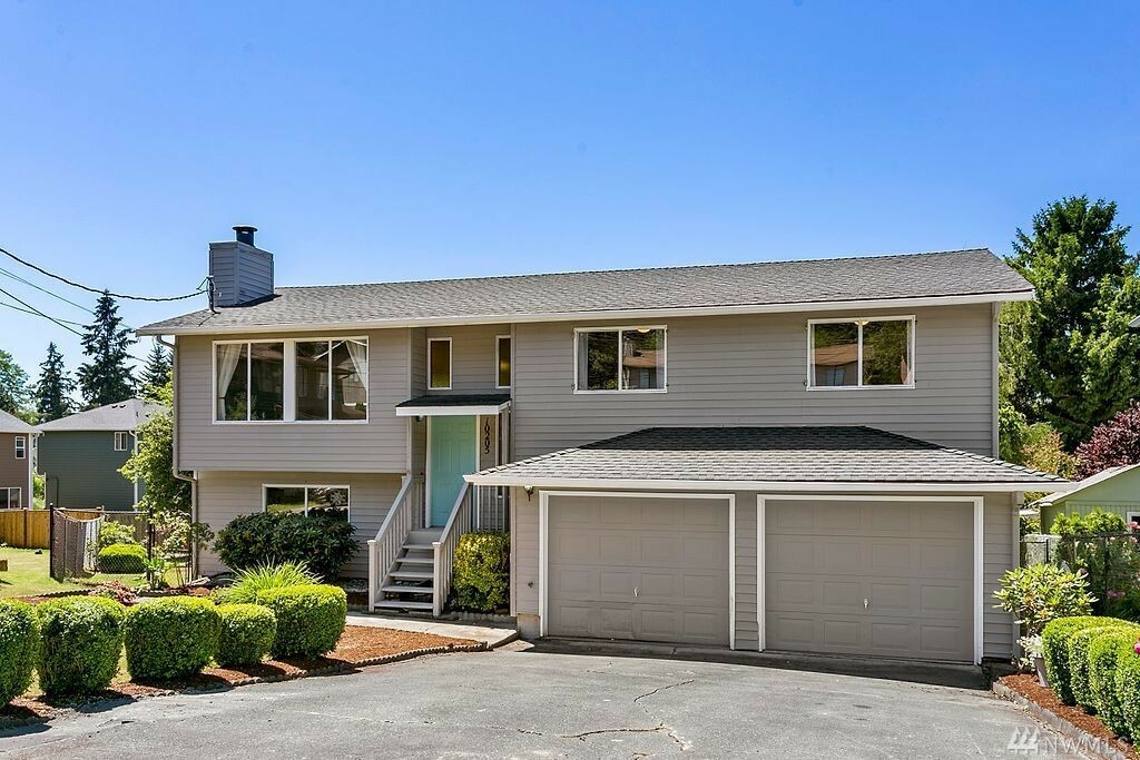 Property Photo: 10205 23rd Ct SW WA 98146