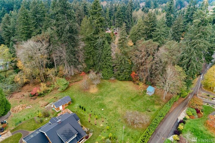 Property Photo:  10791 Sunrise Dr NE Lot B  WA 98110 