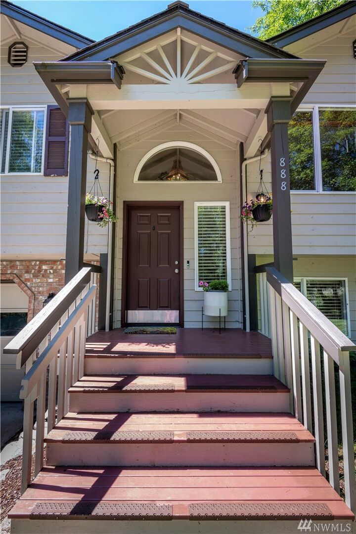 Property Photo:  888 Collins Creek Lane E  WA 98366 