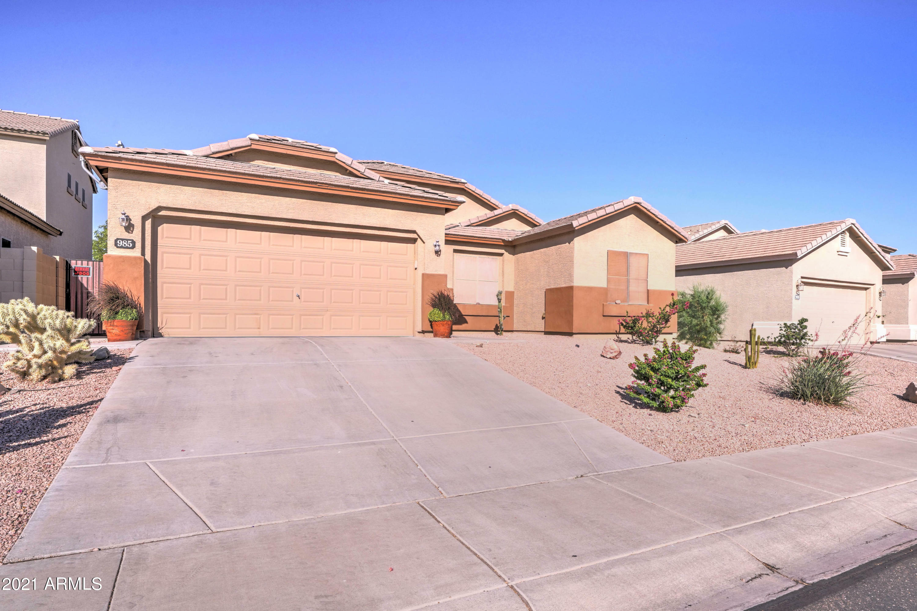 Property Photo:  985 S 241st Avenue  AZ 85326 