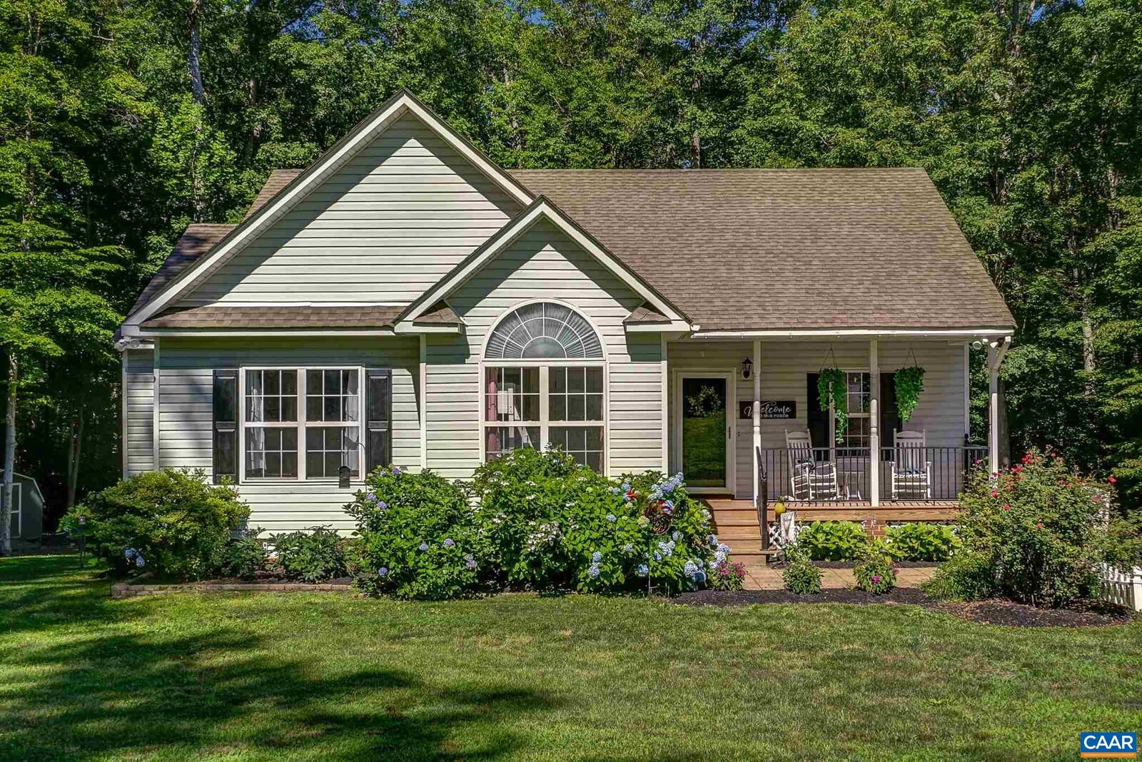 Property Photo: 2493 Roundabout Rd VA 23093