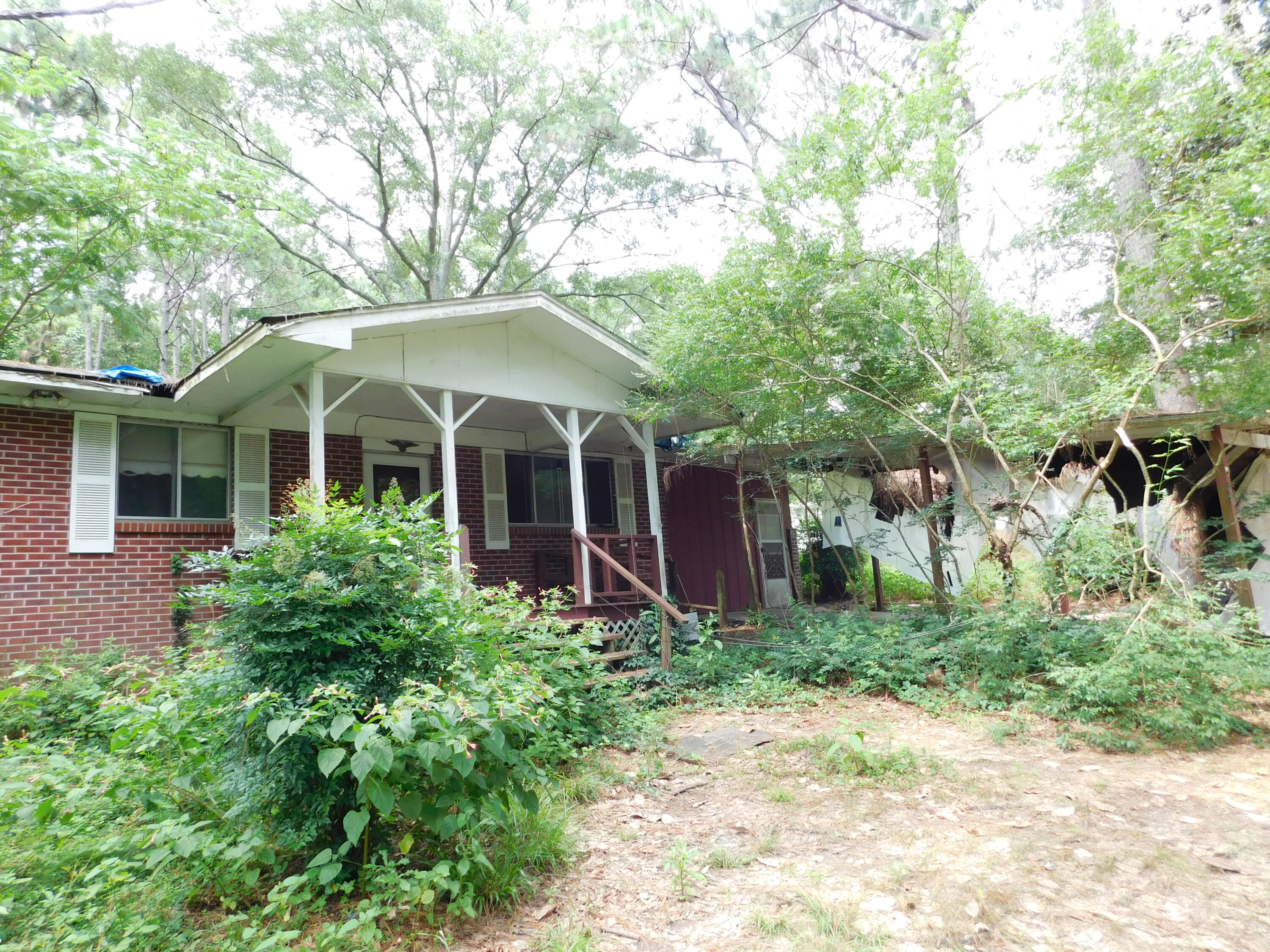 Property Photo:  37 W Pennington Loop  MS 39475 