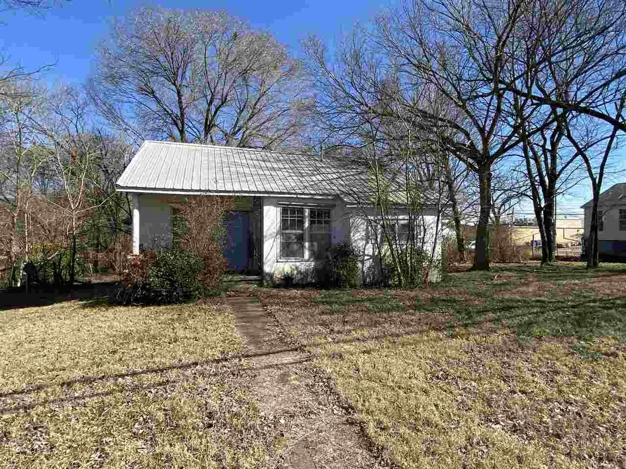 305 N Panther Avenue  Yellville AR 72687 photo