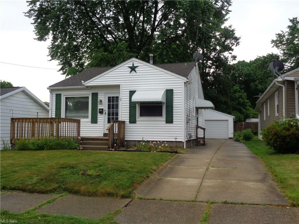 Property Photo:  390 Allenford Street  OH 44314 