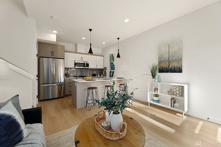 Property Photo: 906 A NW 56th St WA 98107