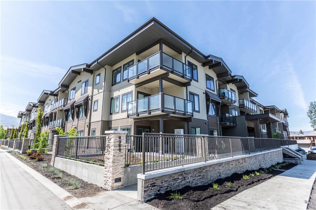 4380 Lakeshore Road Ph18  Kelowna BC V1W5H5 photo