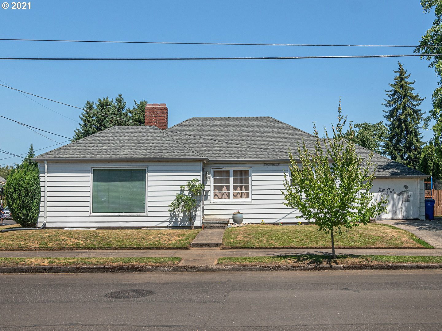 Property Photo: 2309 NE Liberty St OR 97211