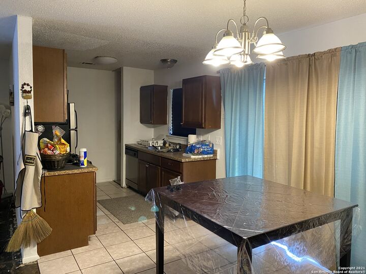 Property Photo: 2927 Wishing Lake Dr TX 78222