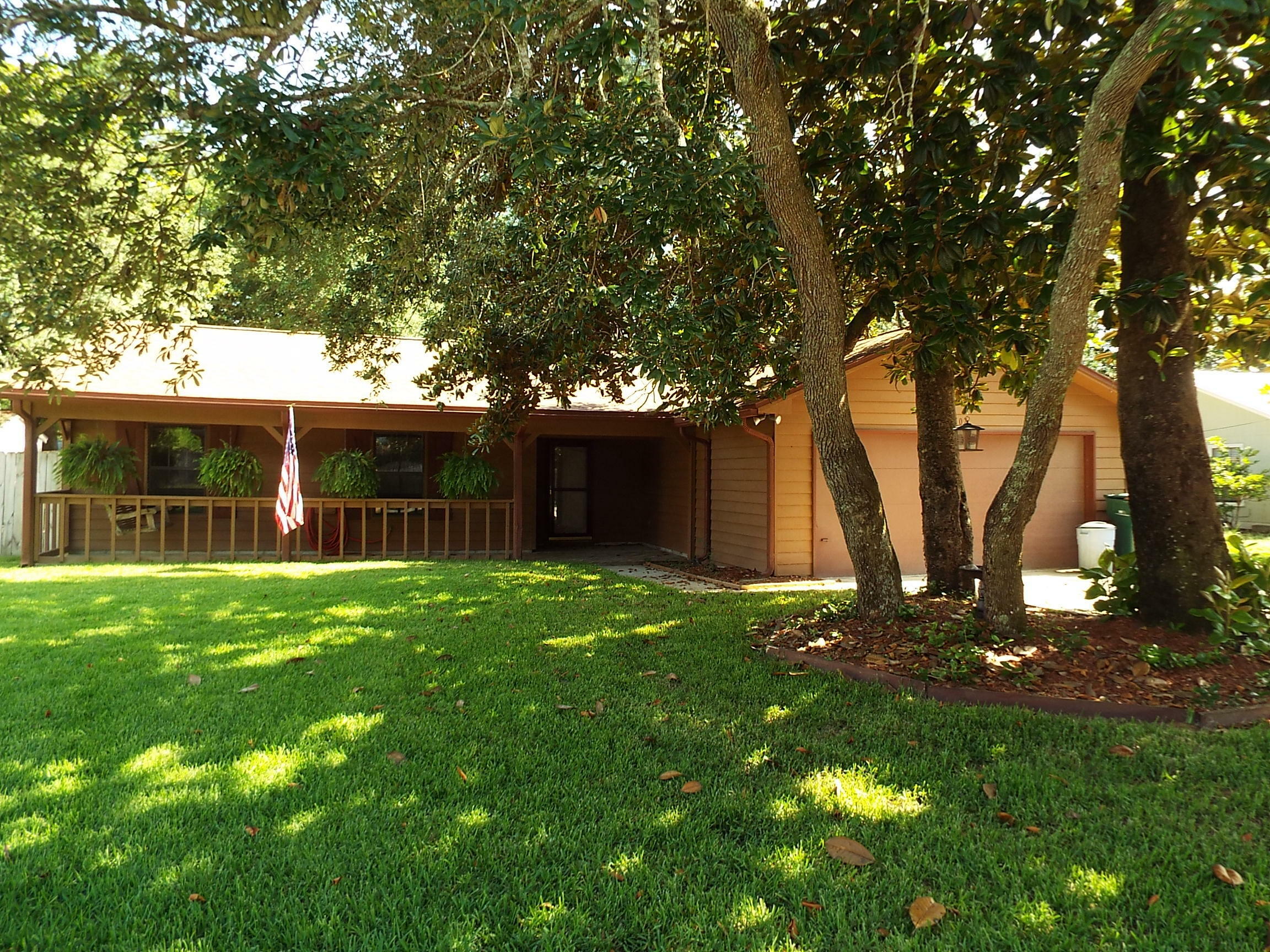 Property Photo:  407 20th Street  FL 32578 