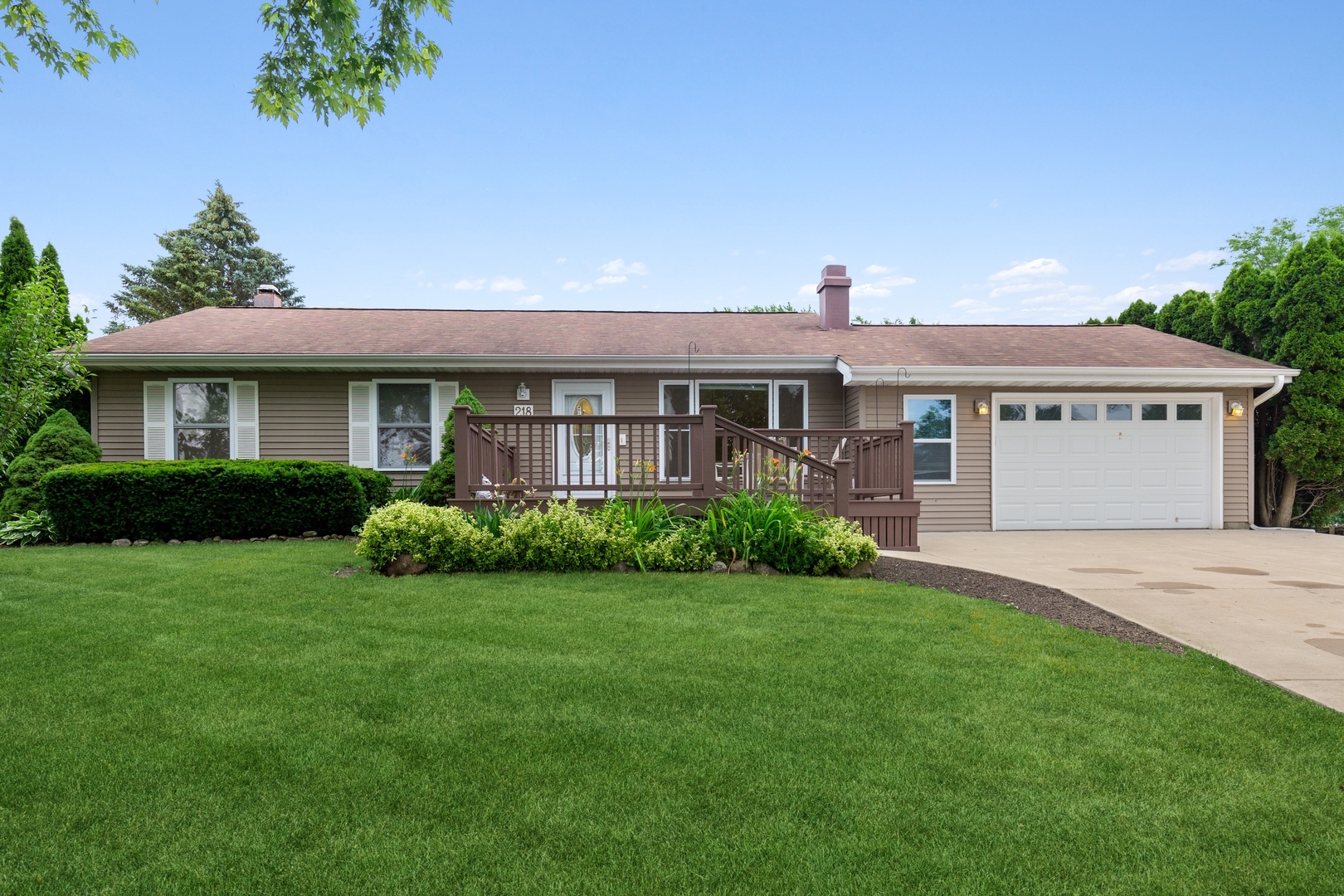 Property Photo: 218 Windridge Drive IL 60050