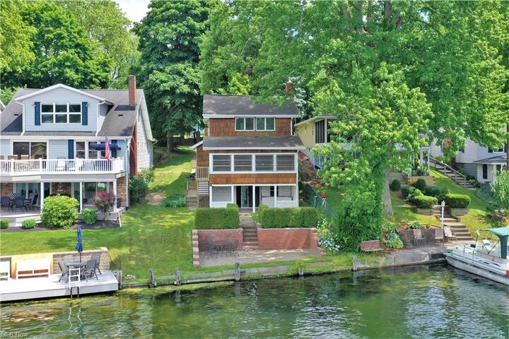 3644 Portage Point Boulevard  Akron OH 44319 photo