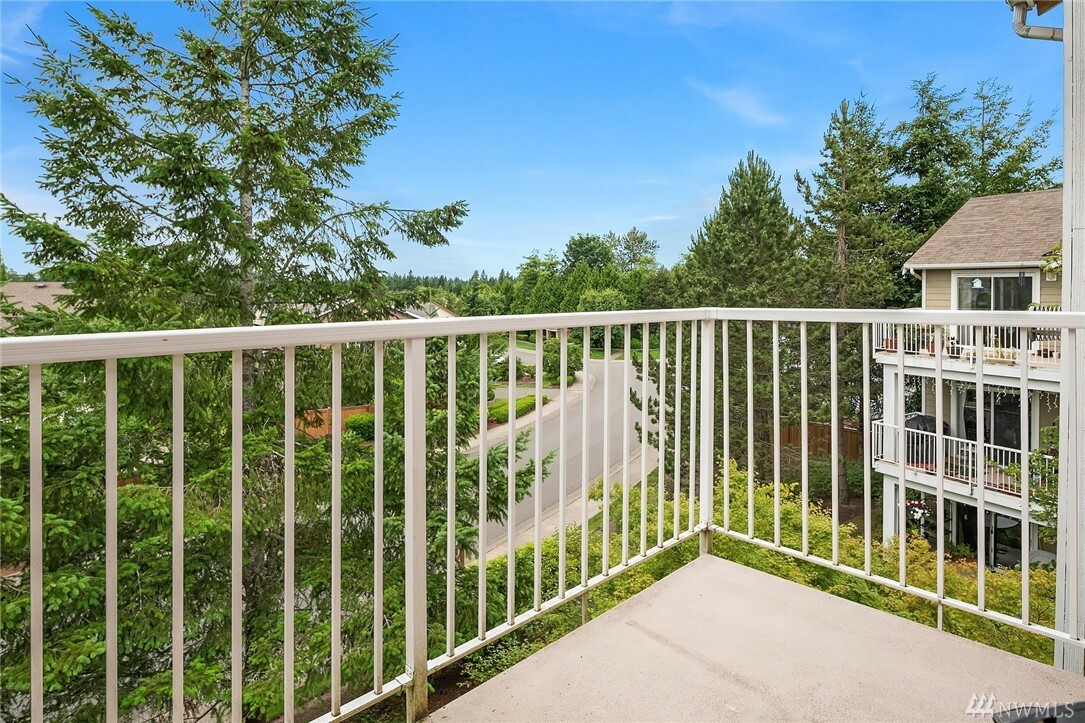 Property Photo: 710 240th Wy SE G304 WA 98074