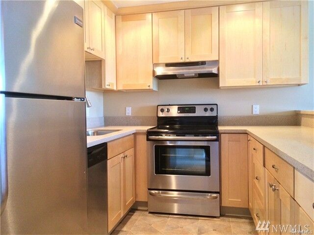 Property Photo: 214 W McGraw St 203 WA 98119