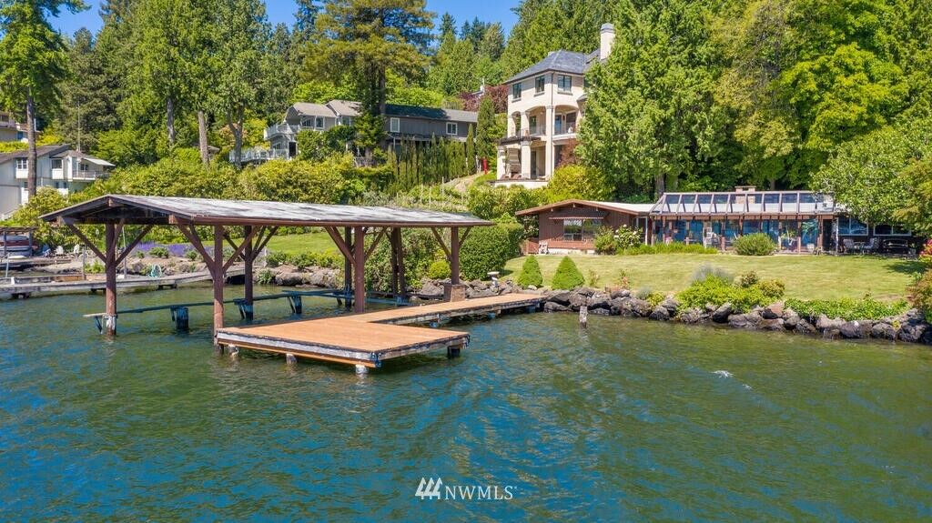 Property Photo:  11561 Holmes Point Drive NE  WA 98034 