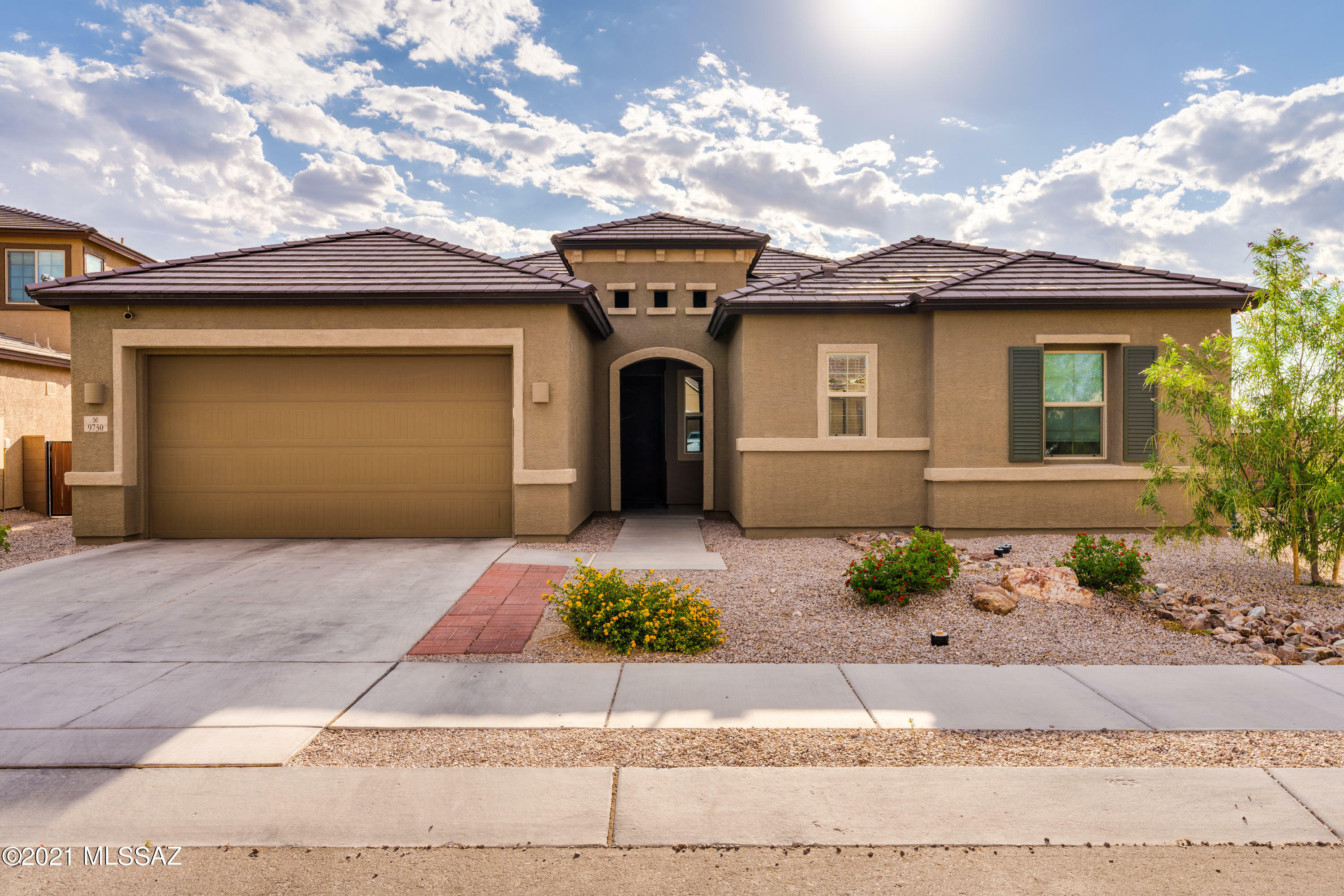 Property Photo:  9730 S Desert Flint Drive  AZ 85747 