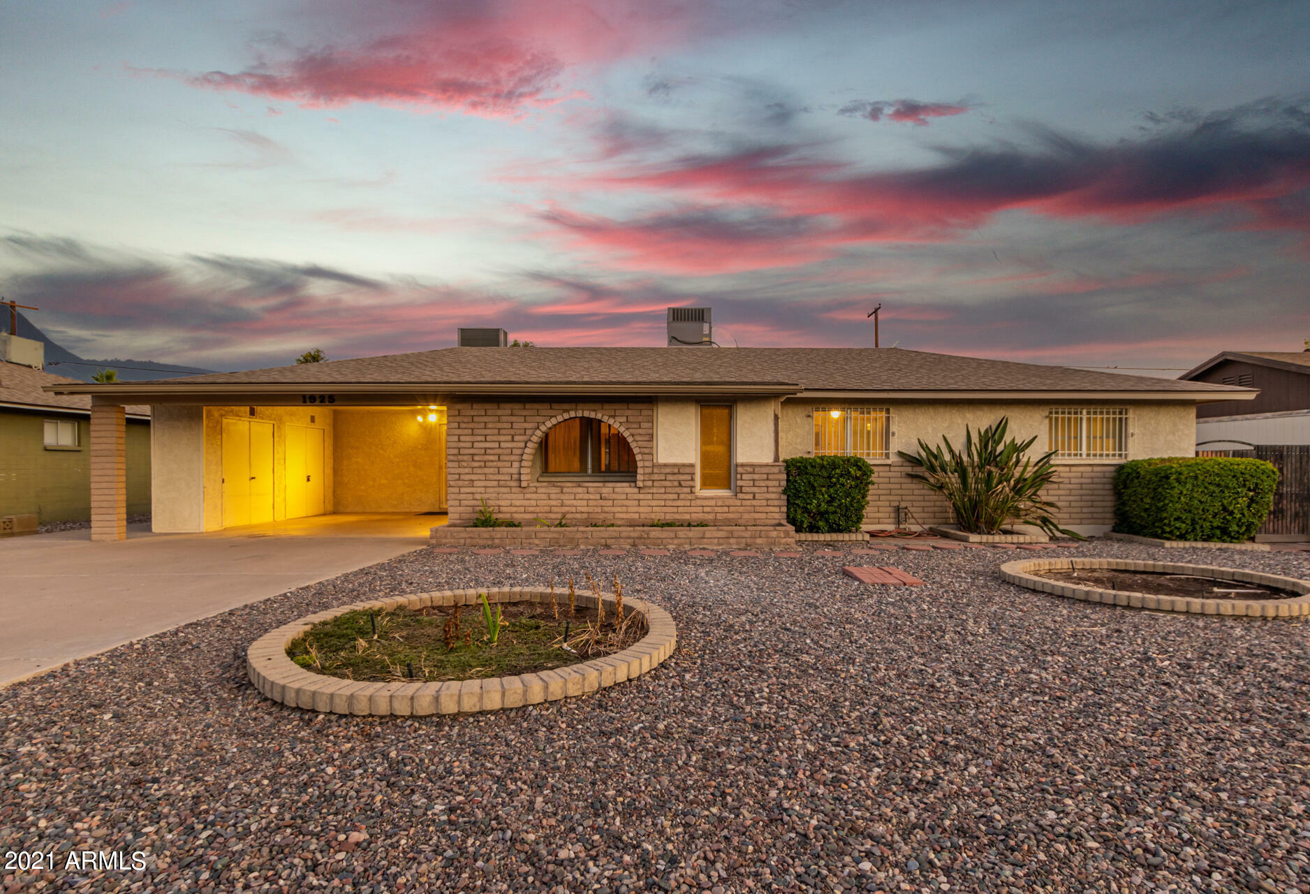 Property Photo:  1925 E Diamond Avenue  AZ 85204 