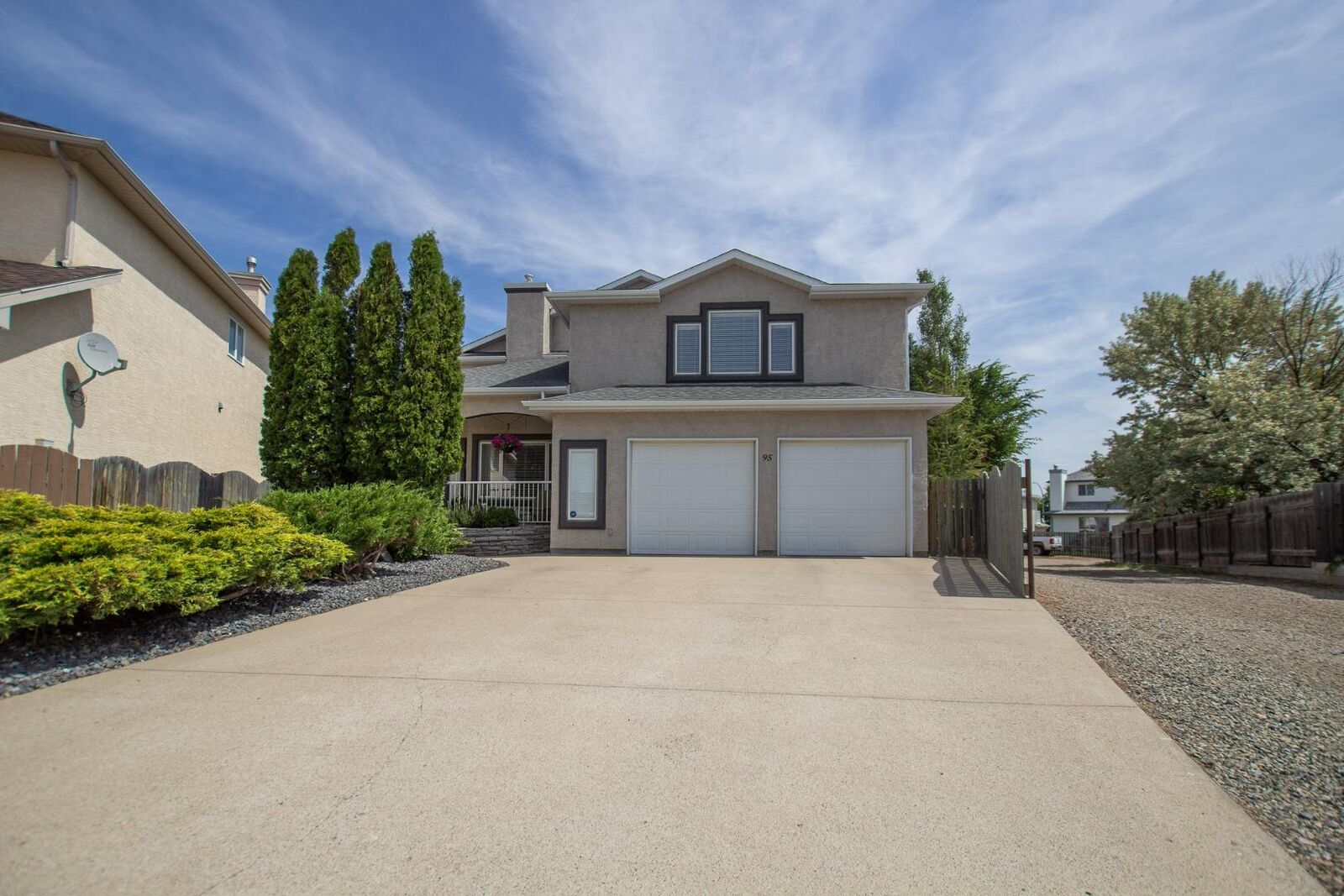 Home for sale in Lethbridge 95 Squamish Court W, Lethbridge, AB T1K7M3