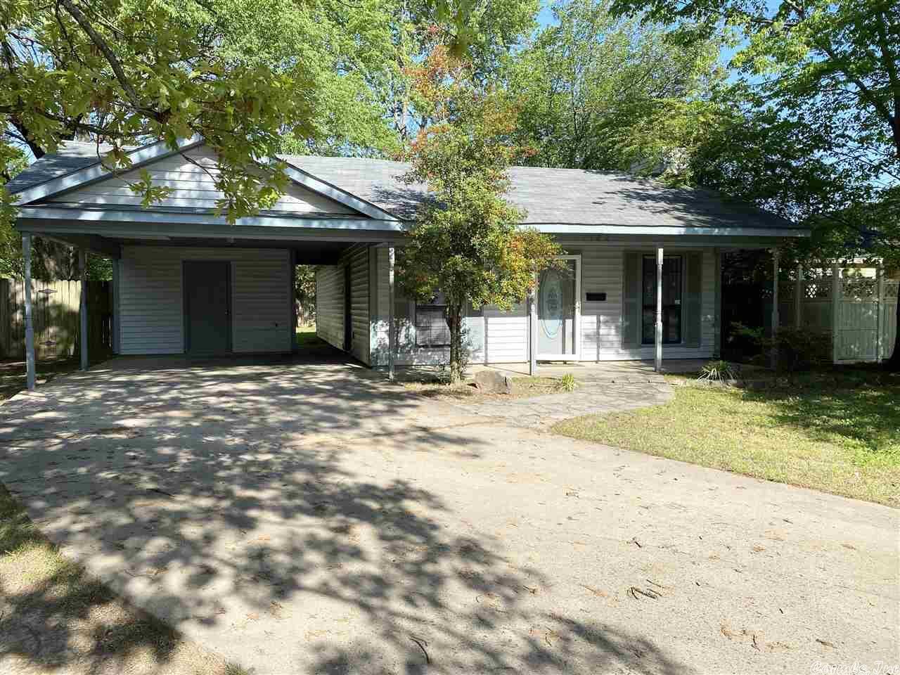 Property Photo: 1502 Davis Street AR 72034