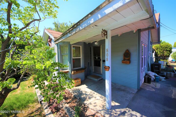 808 S 24th Ave  Yakima WA 98902 photo