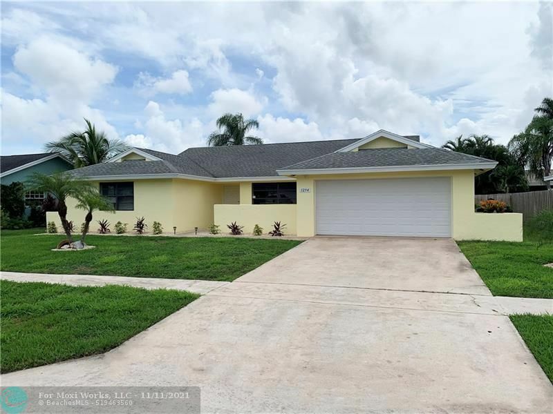 Property Photo:  1294 Pine Valley Dr  FL 33414 