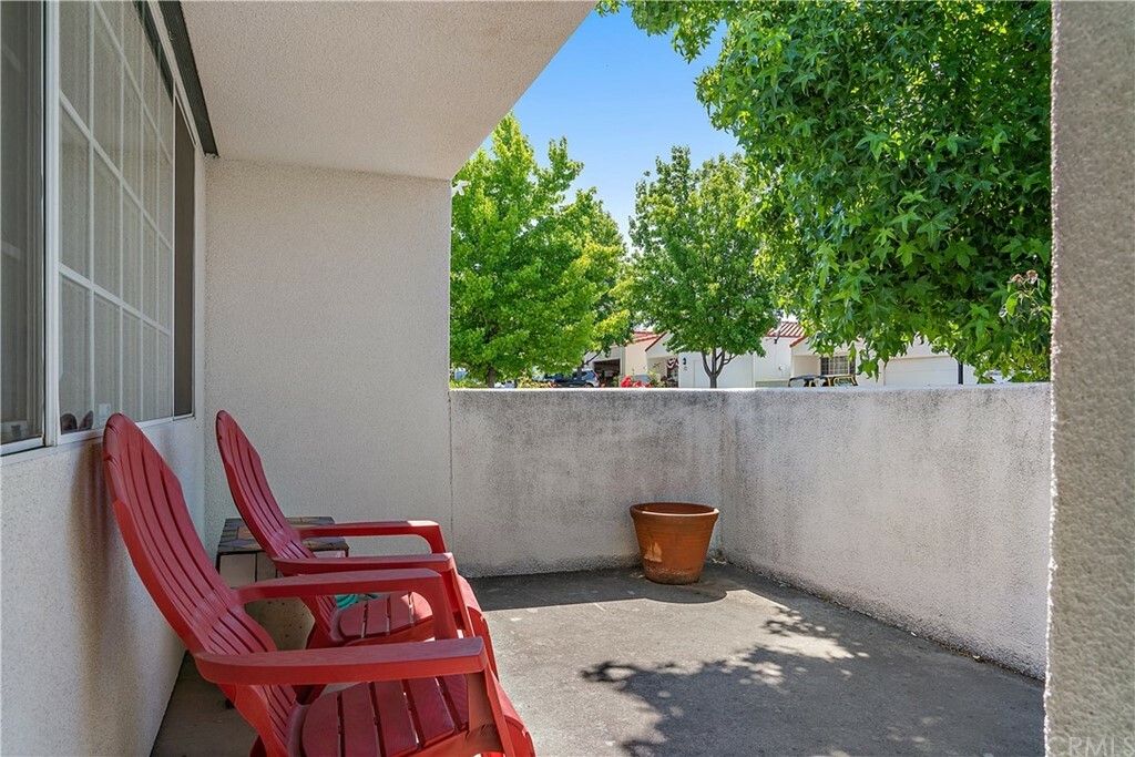 Property Photo:  946 Patria Circle  CA 93422 