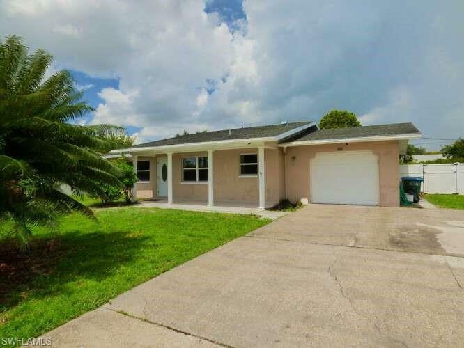 2328 Country Club Boulevard  Cape Coral FL 33990 photo