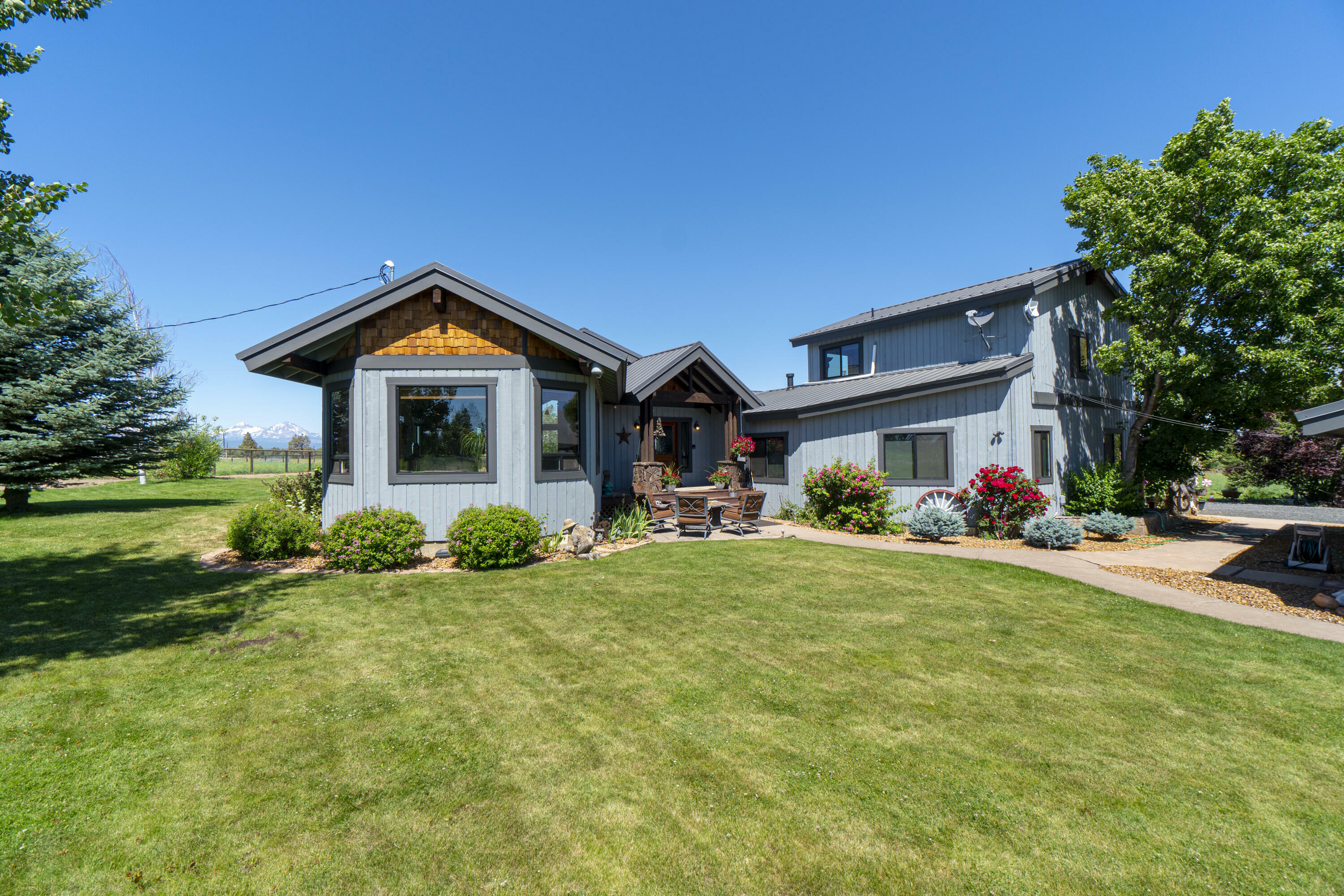 Property Photo: 20355 Birdsong Lane OR 97703