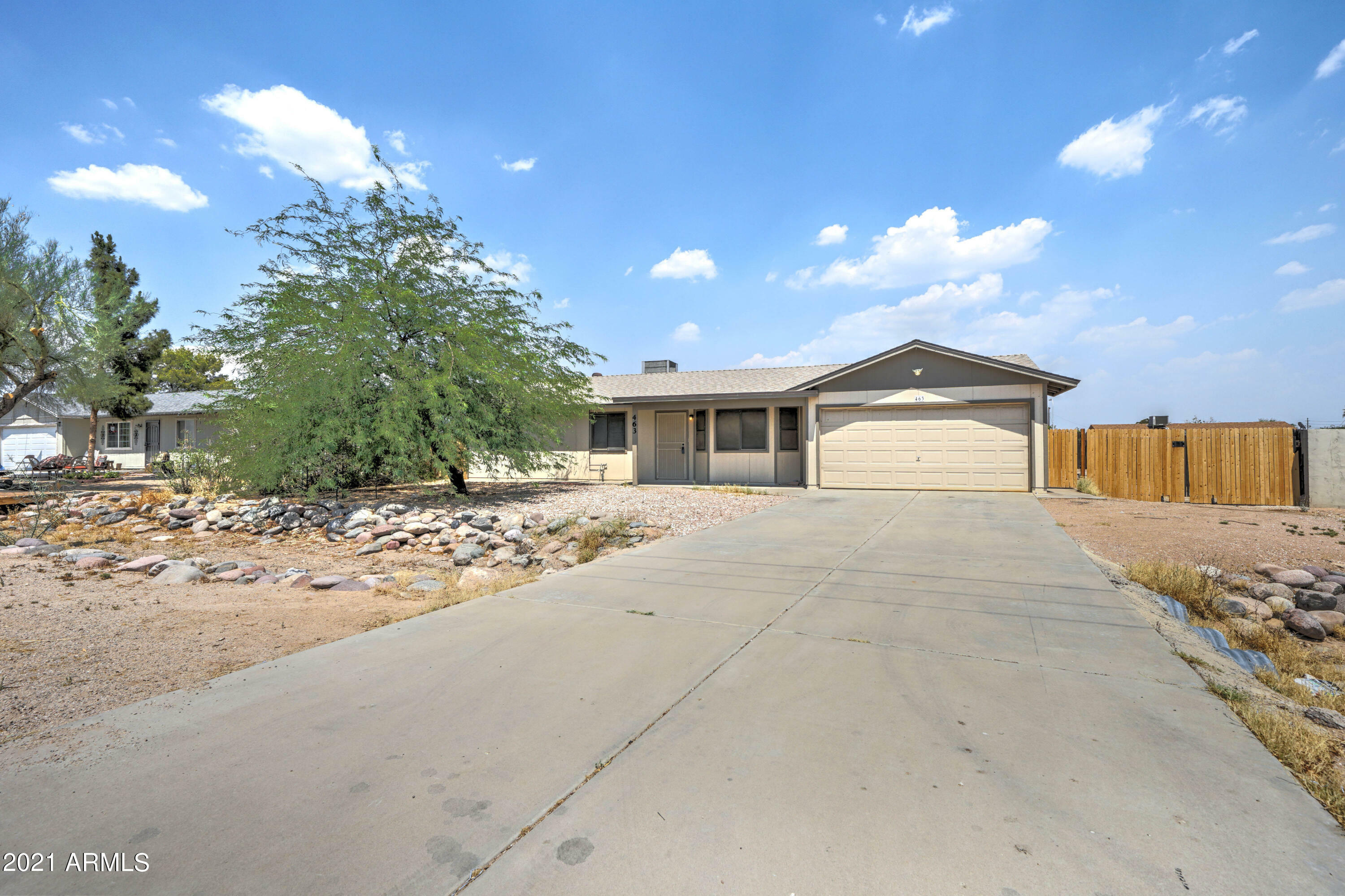 Property Photo:  463 N Merrill Road  AZ 85207 