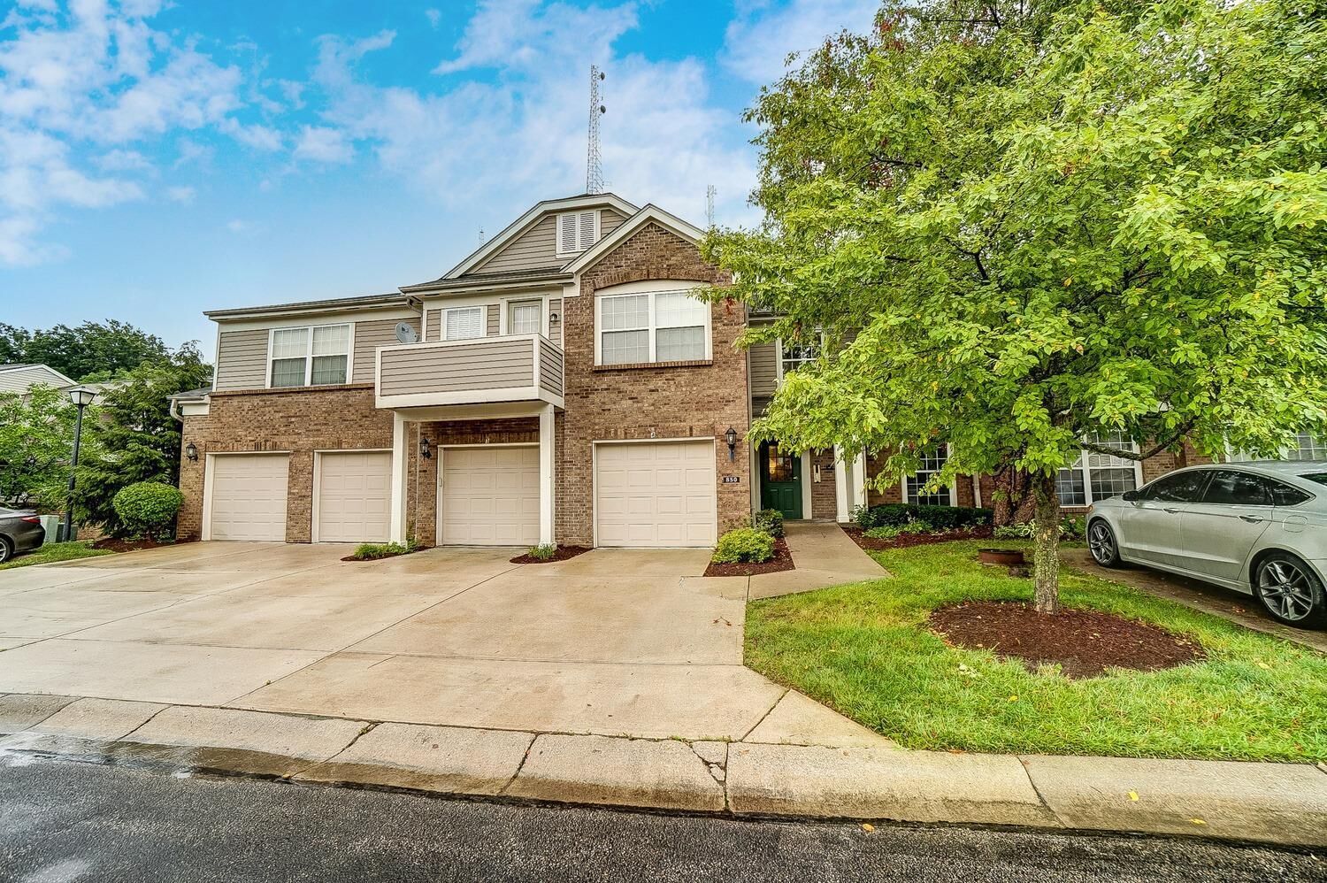 Property Photo:  850 Southmeadow Cir 202  OH 45231 