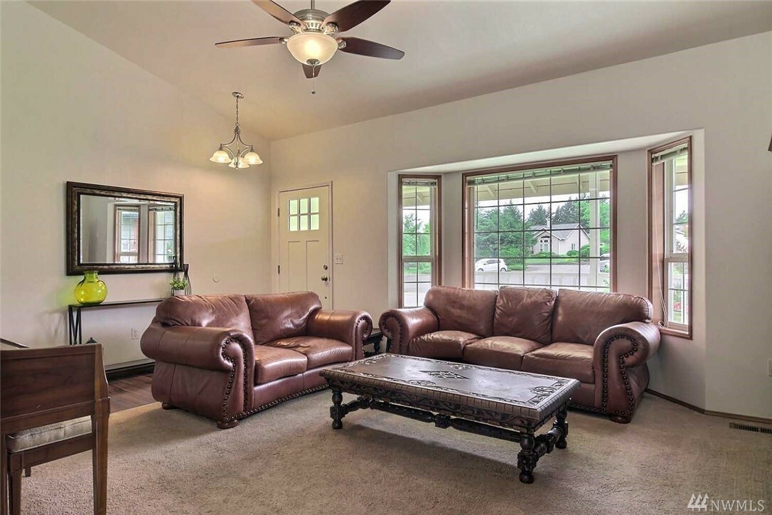 Property Photo: 9510 Bentley Ct NE WA 98516