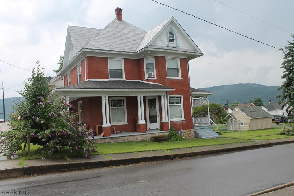 Property Photo: 625 New Street PA 16673
