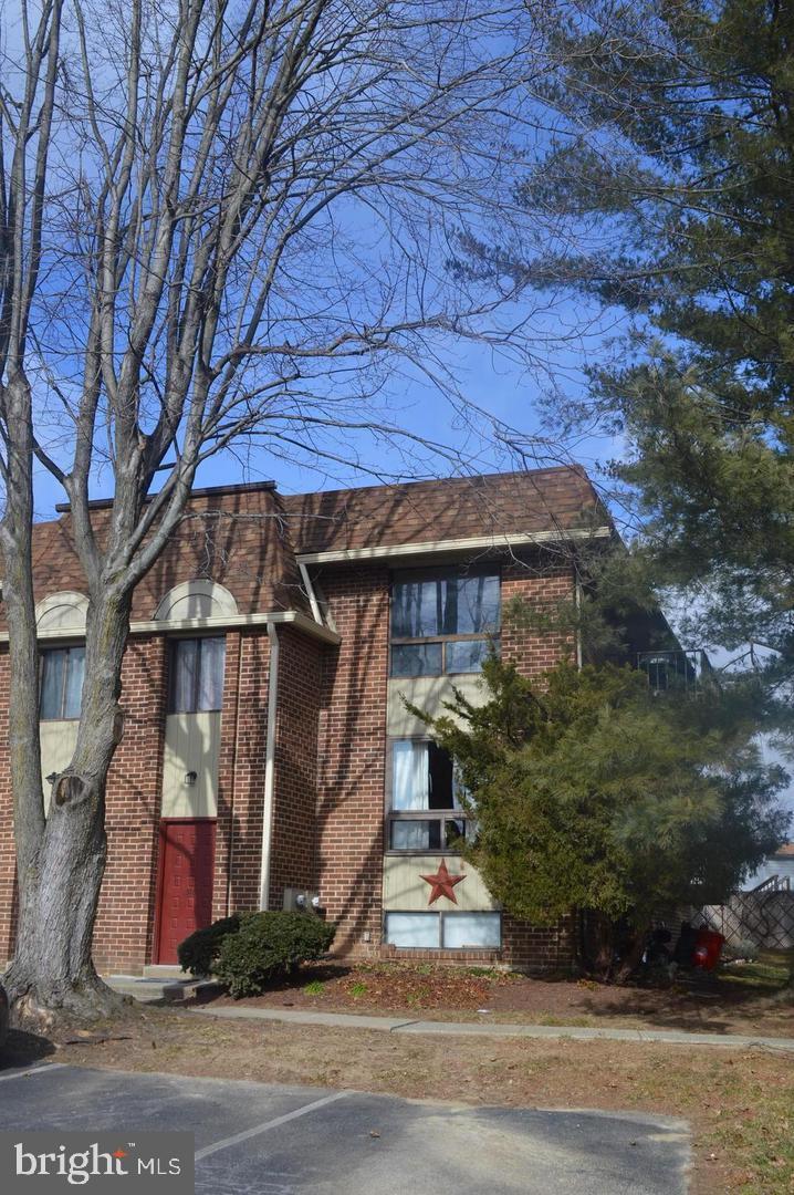 Property Photo: 310 Saybrook Lane B 6B PA 19086