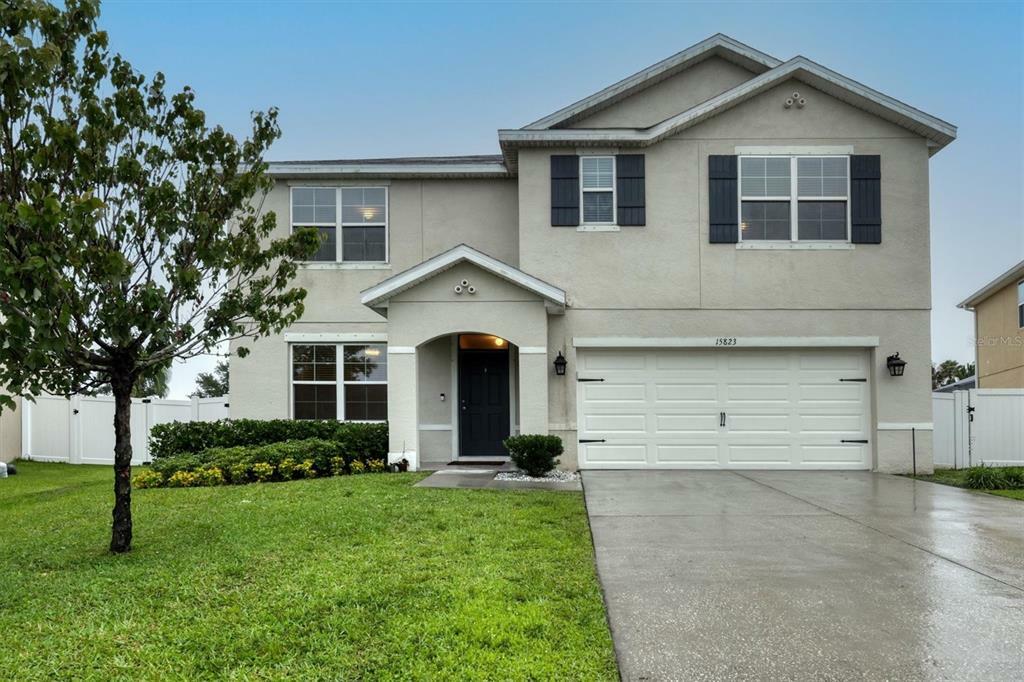 Property Photo: 15823 High Bell Place FL 34212