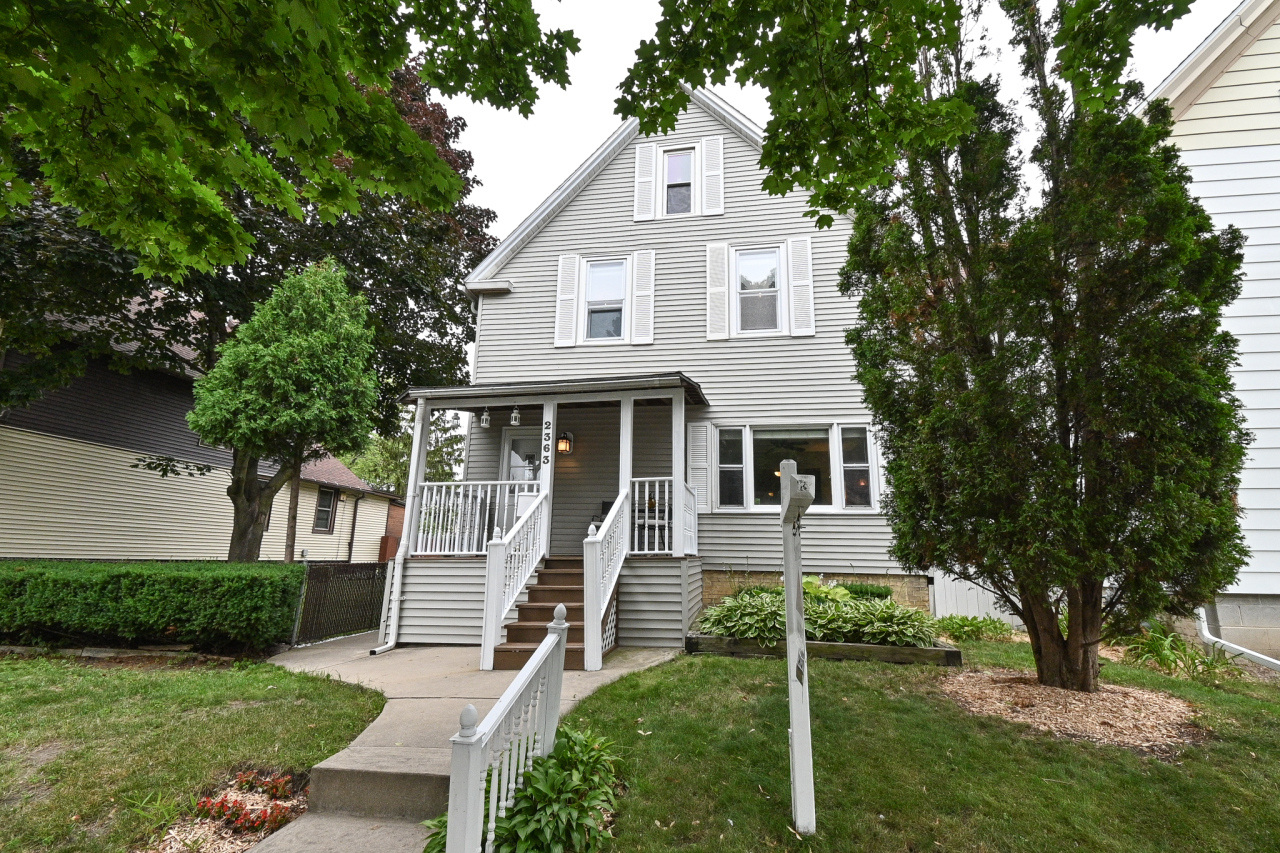 Property Photo:  2363 S Woodward St  WI 53207 
