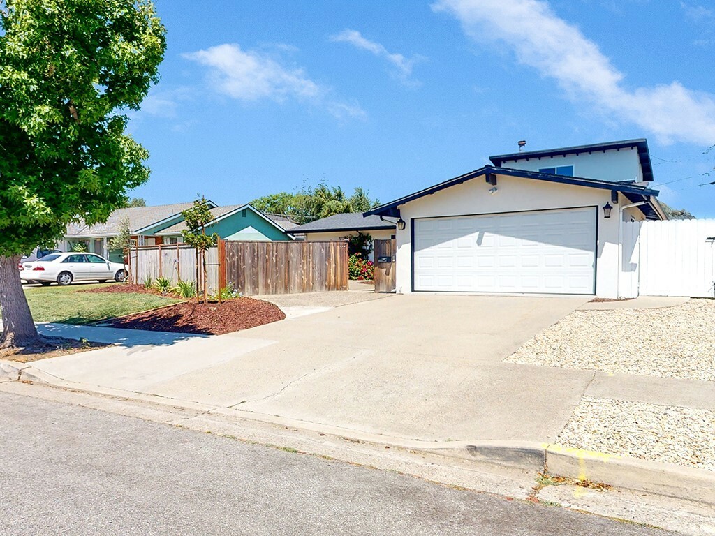 Property Photo:  1108 Lakeview Street  CA 93405 