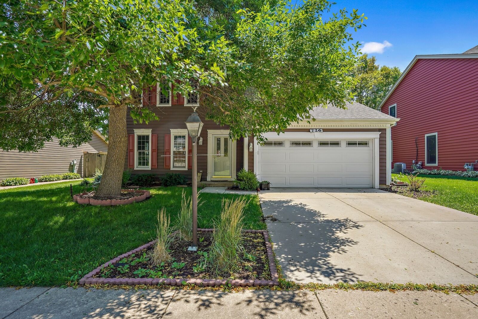 Property Photo:  726 Berwick Place  IL 60172 